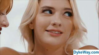 Cium mencium dan seks