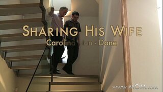 МАМОЧКА МИЛФА принимает два больших члена