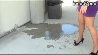 Ineed2pee omorashi &amp;amp; காலுறை ஈரமாக்கும் திரைக்கு பின்னால் 31