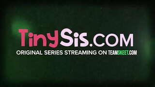 18 rok starý Ariana Grand je tu pro jednu věc, a pouze jednu věc, aby si v PRDELI! Tato sexy zadek krása miluje se podívat na váš obličej s kohout hluboko krku a sténání v potěšení, když je pl