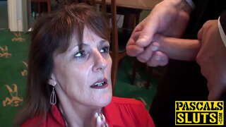 Разведен зрели дама Пандора ужива има послушен секс