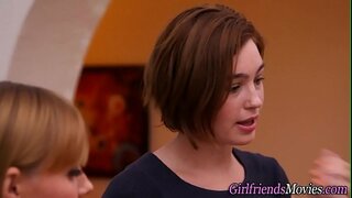 ���ెద్ధ రొమ్ములు కలధి యువ licks లెస్బియన్