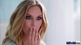 Mama vitregă Mona preda AJ uda tehnici