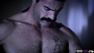 Jaye နွေရာစီး၏ထိပ်တွင်ချားလ်စ်လသ