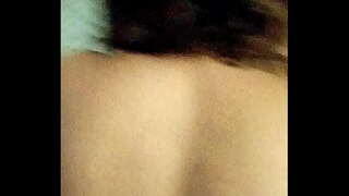 ���మె భర్త కొడతాడు మరియు నాకు చూడటం నా