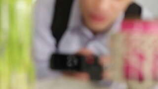 ���ერმა მეგობარმა იცის, რა უნდა გააკეთოს და როგორ