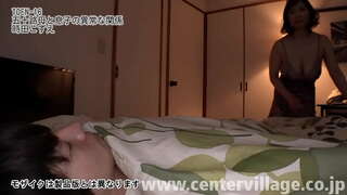 Kozue, 51, izay namoy ny vadiny ny aretina 10 taona lasa izay, ary efa miaina miaraka amin&#039;ny zanany hatramin&#039;izay.Ny zanaka dia ny 23 taona, izay vao nahazo asa lohataona ity, impiry izany dia toy ny isan&#039;andro ny vadiko fony aho mbola tanora ....