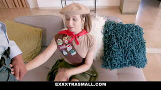 Exxxtra लहान - डाफ्ने fucked अवाढव्य लंड