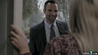 Зреле жене са великим грудима моли колегу мужа