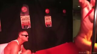 ���్ట్రిప్ బాధించటం మరియు ఫక్ హార్డ్