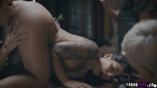 Gina ужива, да се биде задоволен од Реган