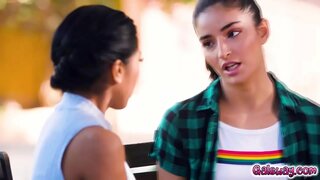 Ember va Emili sehrni bekor qilishni rejalashtirmoqdalar