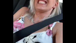 Niciodată nu a făcut asta! Nu mi-a dat un orgasm într-un taxi.