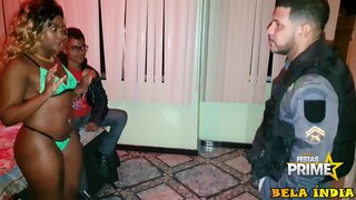 ���్యభిచారం చేయు స్త్రీకి భర్త నాకు చూడటానికి ఇవ్వడం పోలీసు అధికారి ముందు అతనికి