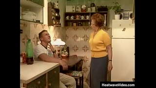 ���వ్వ యొక్క బిగ్ అడ్వెంచర్స్ #1 - సుసాన్ - తేడా వయస్సుల మధ్య చాలా ఇంద్రియాలకు సంబంధించిన అమ్మాయి పరిపక్వ తల్లి మరియు ఆమె యువ ప్రేమికుల కాలేదు ఎక్కువ!